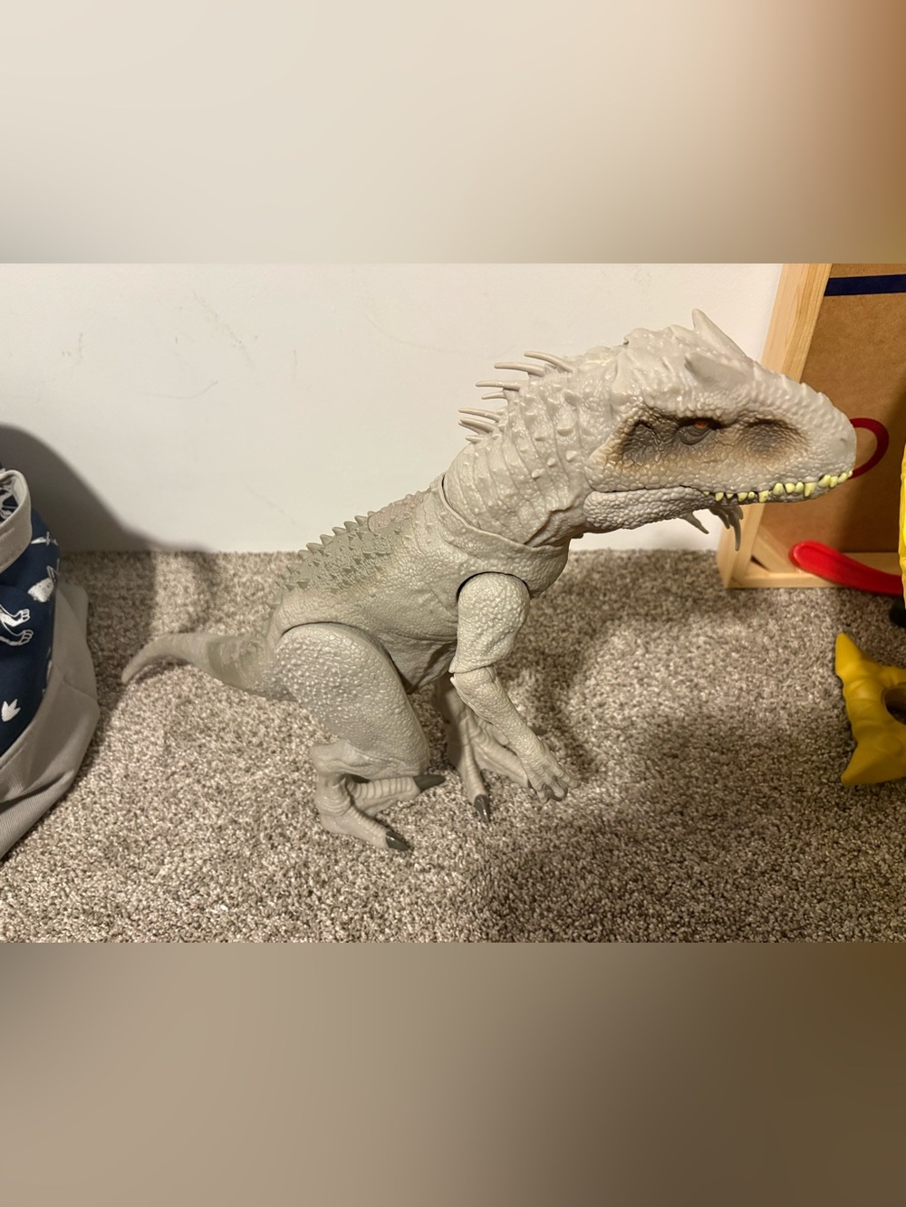 Jurassic World Gray Indominous Rex Toy - Picture 5 of 5